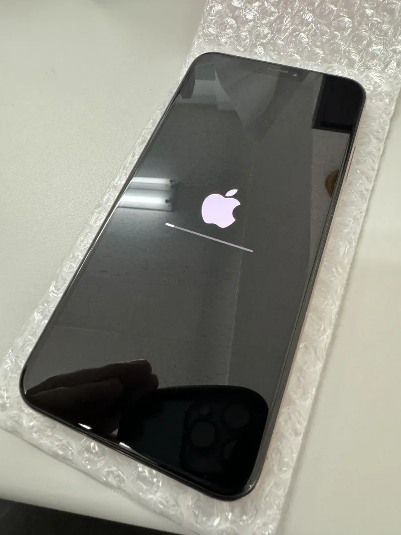 iPhoneXSMAX 256GB au gold 中古美品 【所沢店】