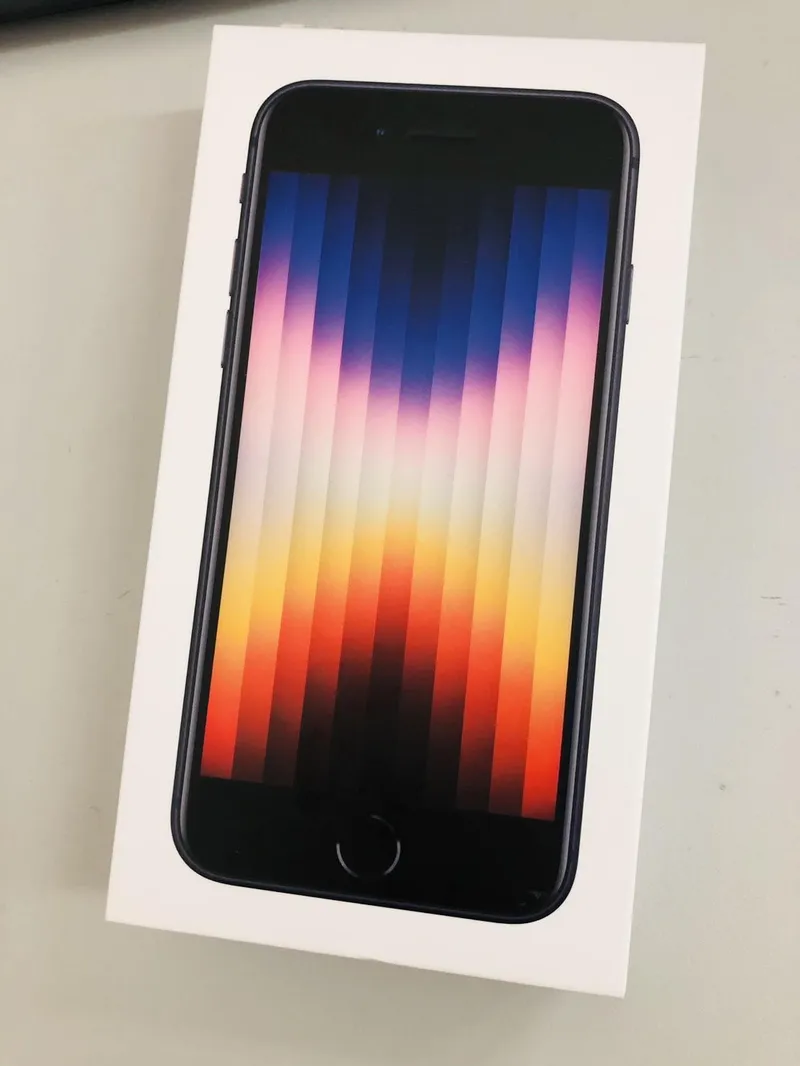 iPhoneSE3 64GB black au 中古品 【所沢店】