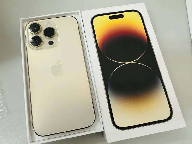 iPhone14Pro 256GB gold docomo 中古美品 利用制限△ 【所沢店】