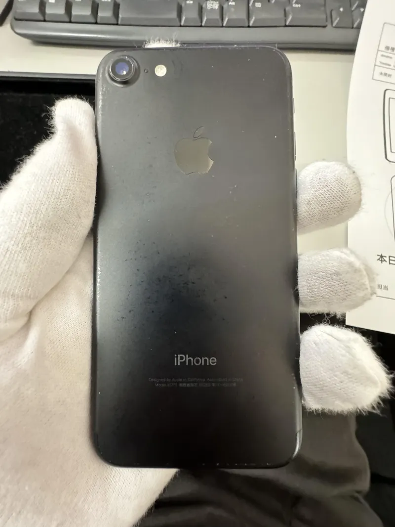 iPhone7 128GB au black 中古品 【所沢店】