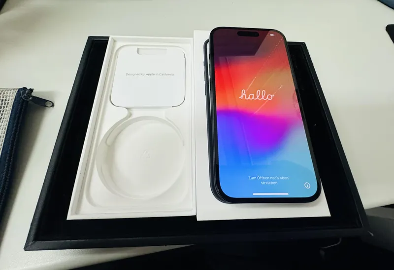 iPhone15 128GB blacktitanium 楽天 中古美品 【所沢店】