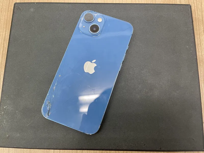 iPhone13 128GB ドコモ△ 中古品(液晶割れ/背面割れ)【所沢店】