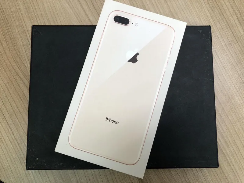 iPhone8Plus 256GB au SIMロック解除済み 中古品【所沢店】