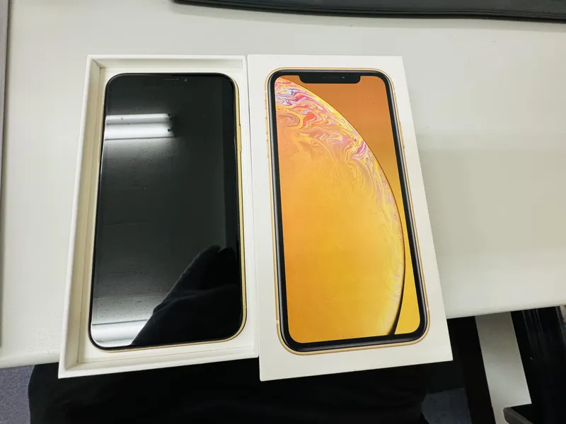 iPhoneXR 64GB au Yellow 中古美品 【所沢店】