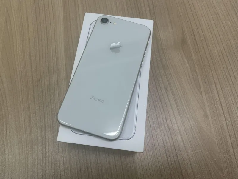 iPhone8 256GB ドコモ〇 SIMロック解除済み 中古品【所沢店】
