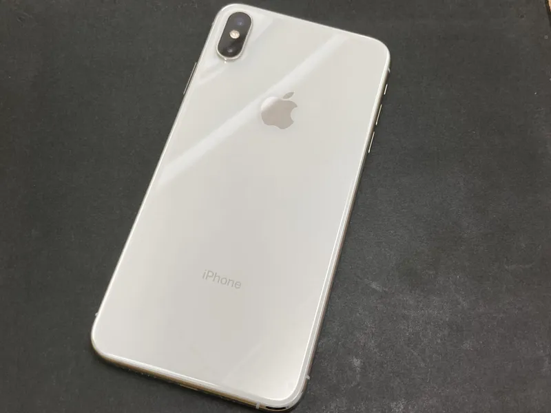 iPhoneXsMAX 256GB au〇 バッテリー交換品 中古品【所沢店】
