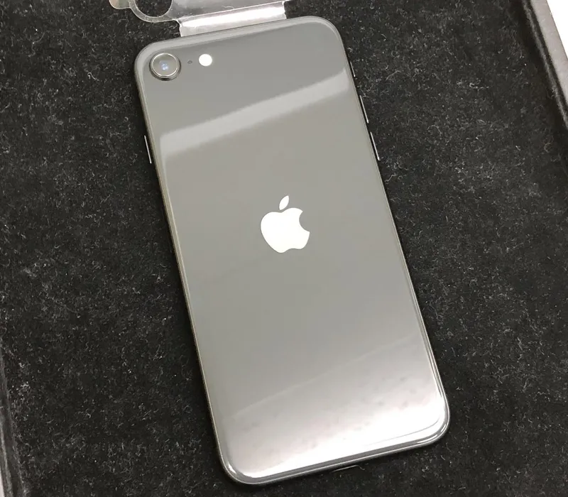 iPhoneSE2 64GB SB 中古美品【所沢店】