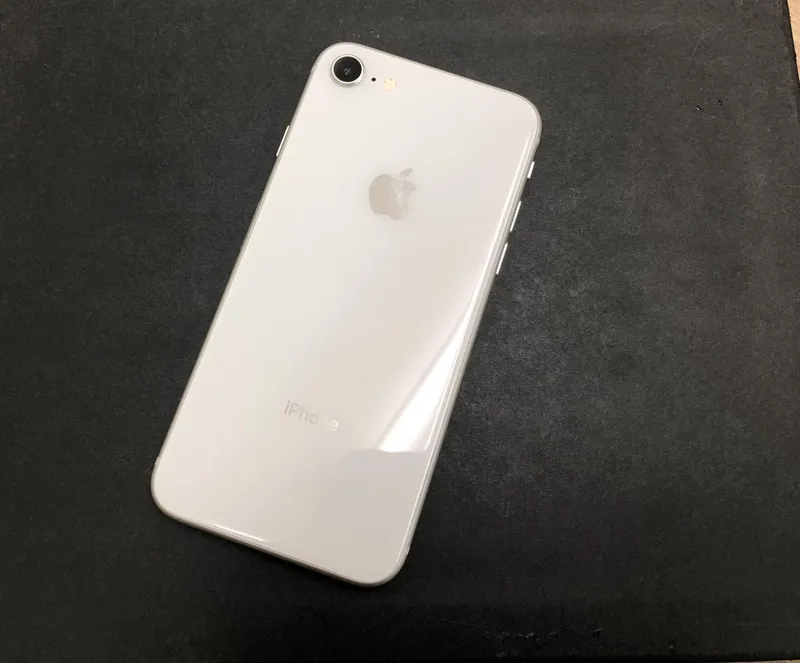 iPhone8 64GB ホワイト ドコモ〇 中古品【所沢店】