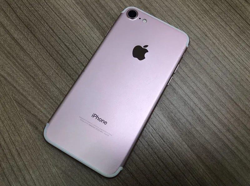 iPhone7 128GB ソフトバンク〇 SIMロック解除済み 中古品【所沢店】
