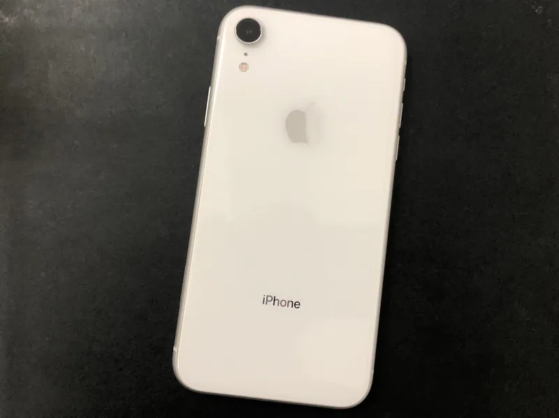 iPhoneXr 64GB au〇 SIMロック解除済み 中古品【所沢店】