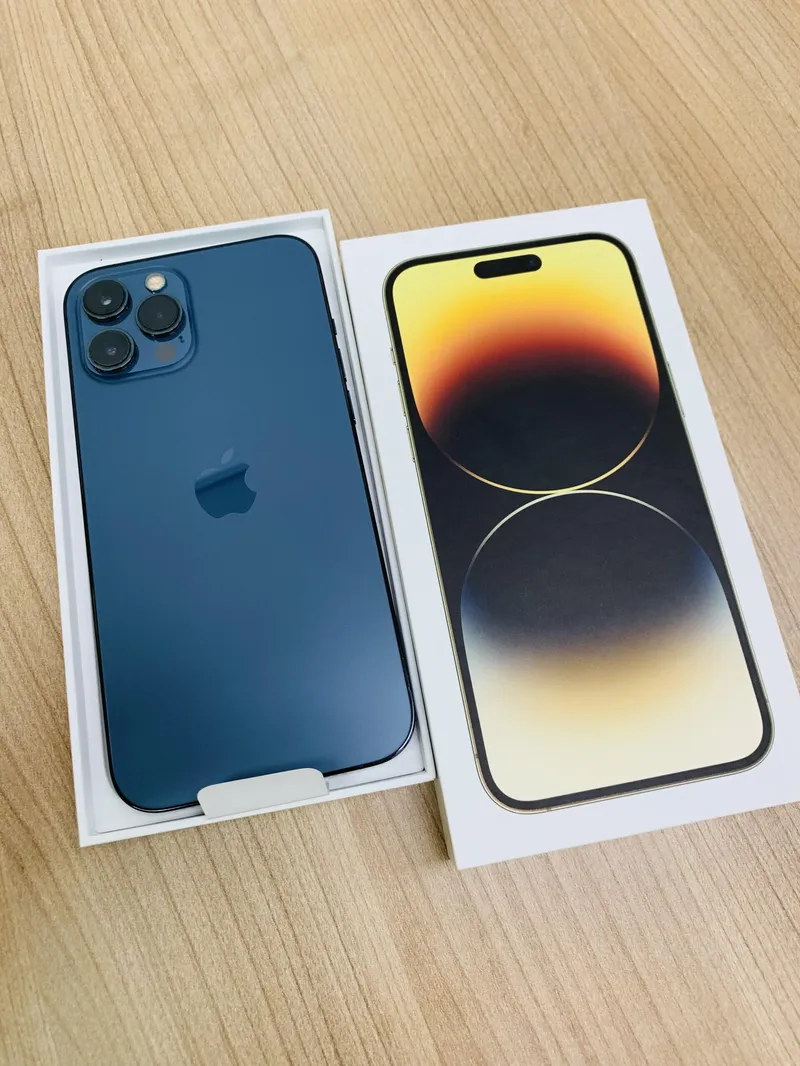 iPhone12ProMAX 512GB au 利用判定△ 画面擦り傷アリ