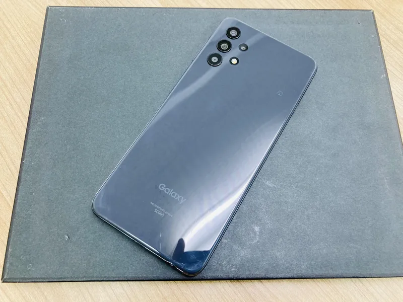 Galaxy A32 5G au 中古美品