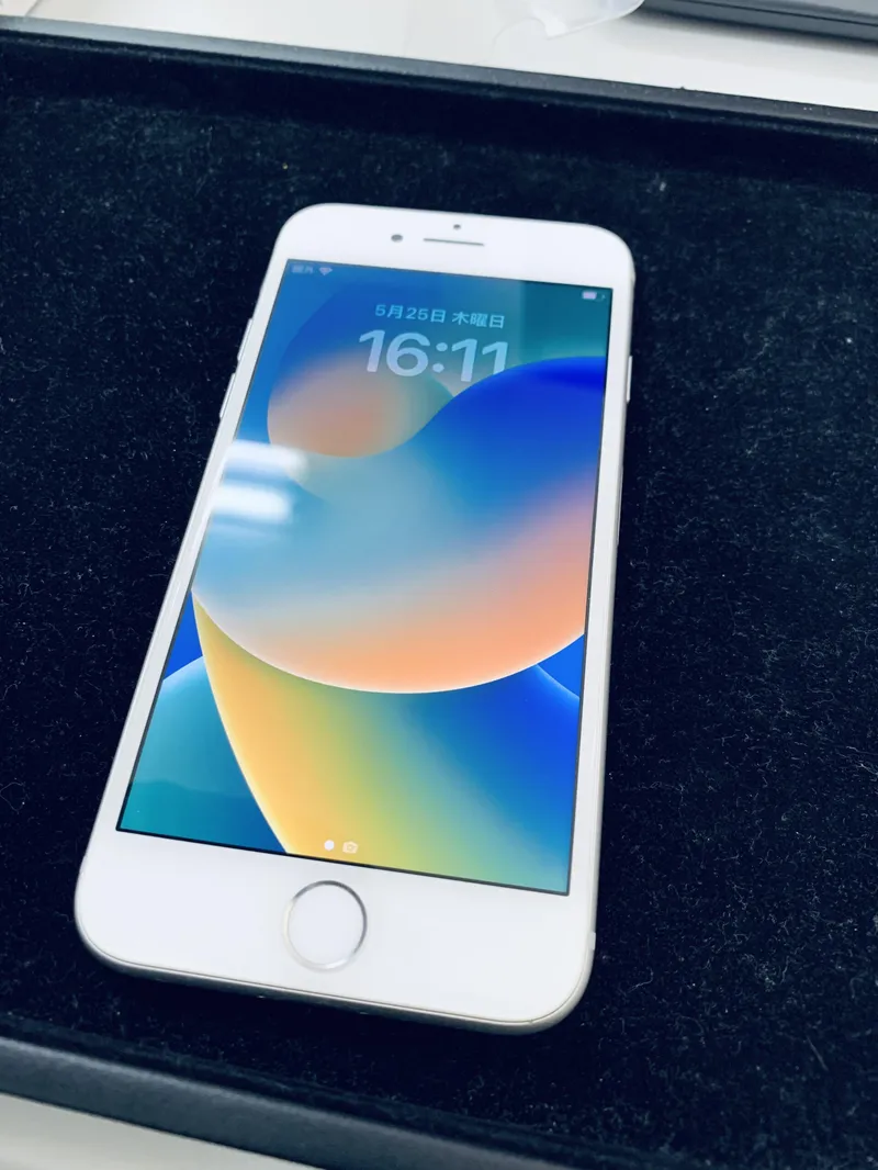 iPhone8 64GB docomo white 中古美品