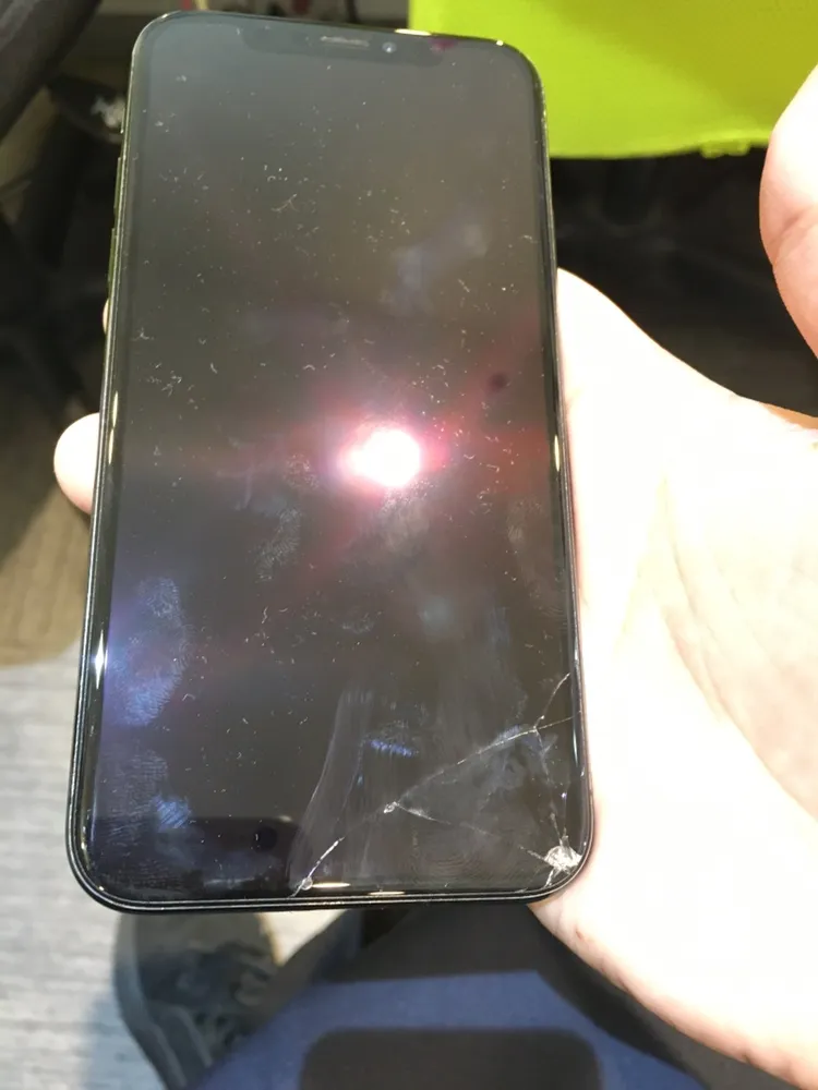 iPhoneX 64GB スペースグレイ au○ 画面割れ ジャンク品【広島パルコ店】