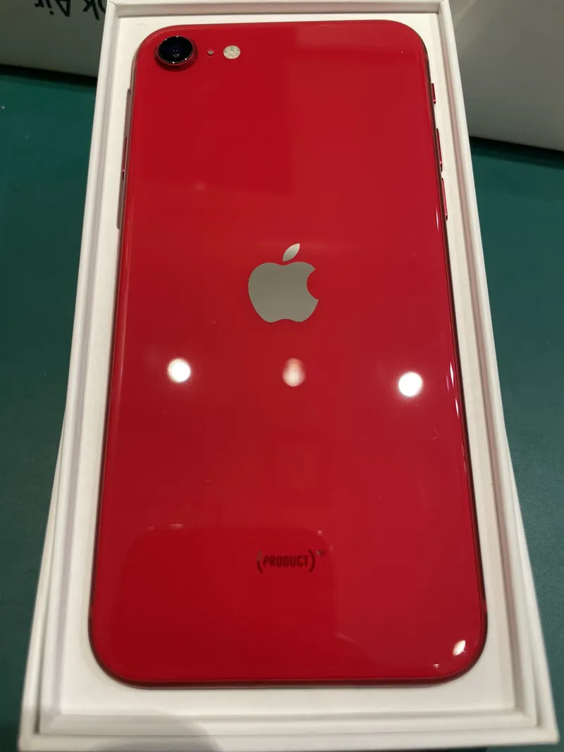 iPhoneSE2 128GB docomo〇【イオンモール福岡店】