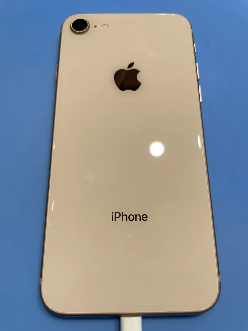 iPhone8 64GB docomo〇【イオンモール福岡店】