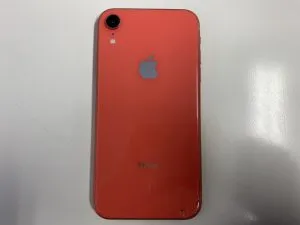 iPhoneXR背面割れ