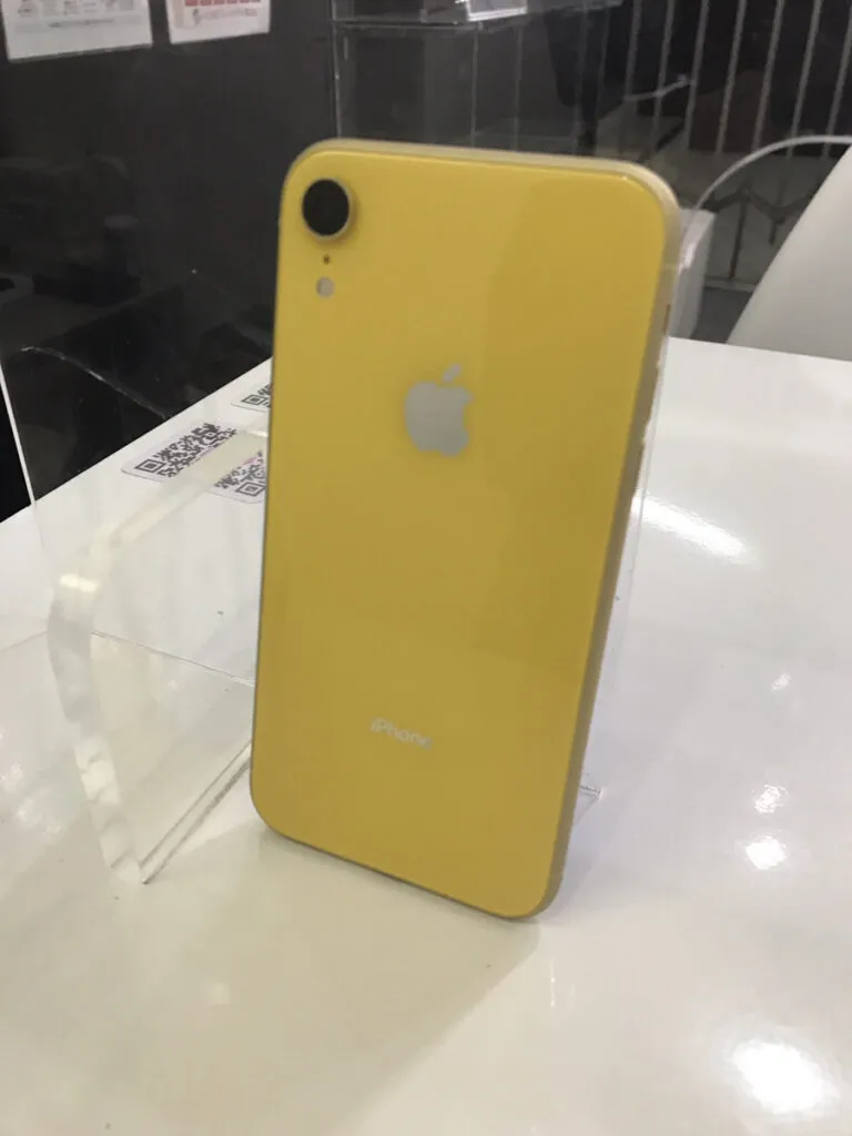 川崎 iPhone修理工房 スマホ iPhone XR 買取 査定 故障品 au KDDI キャリア 傷 金額 価格 イエロー 端末 黒点 サービス バッテリー 減額