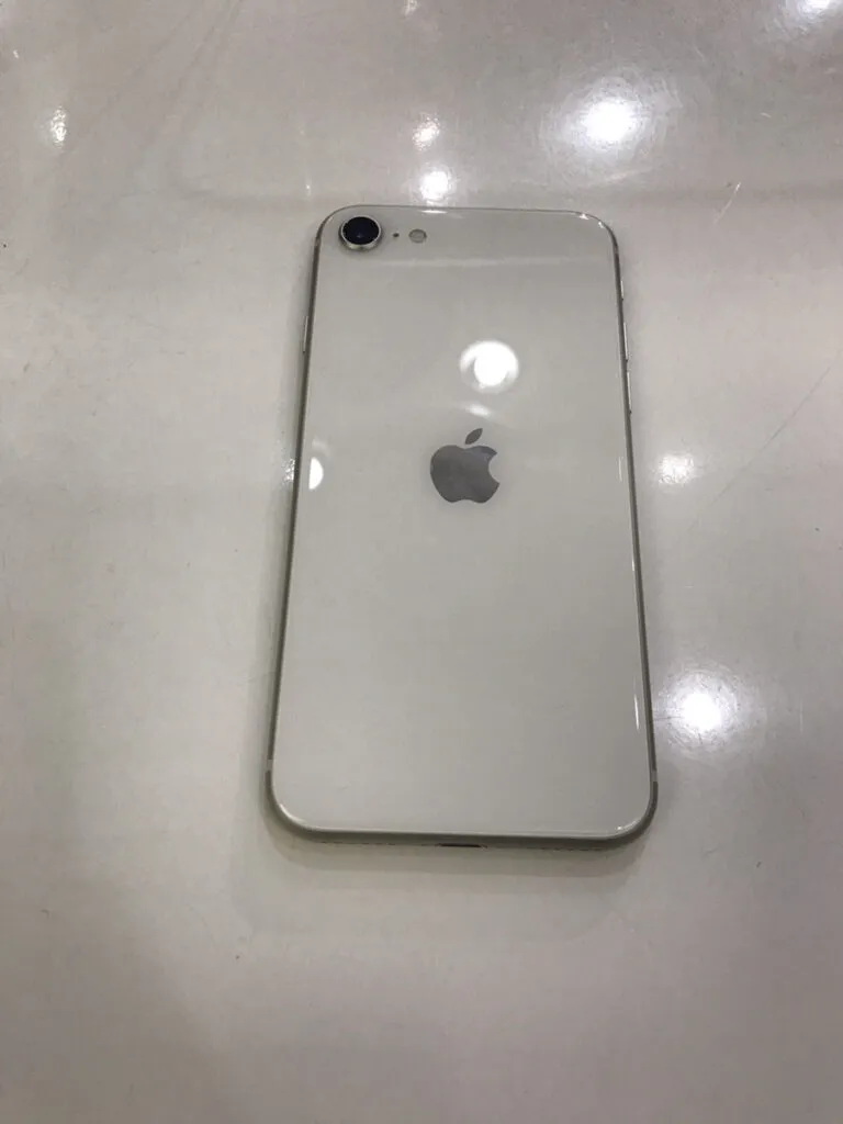 iPhone修理工房 iphone iphone SE3 第3世代 買取 新品 査定 買取 査定 川崎 スマホ 故障品 ホワイト docomo キャリア 端末 SIMフリー KDDI 楽天 Softbank 128GB 中古品 黒点 欠け傷 残債 バッテリー サービス 劣化 スターライト