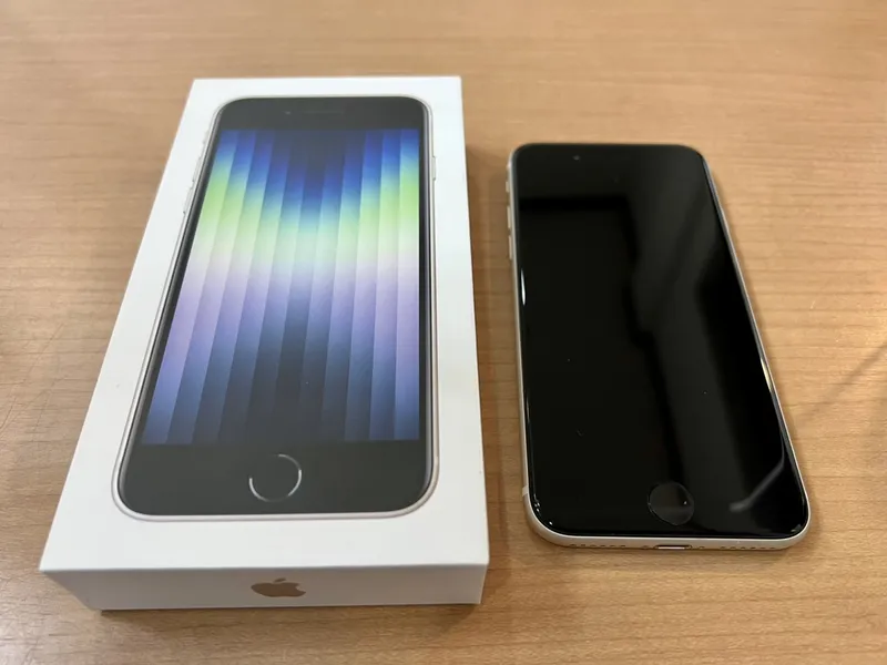 iPhone SE第三世代 docomo版 中古