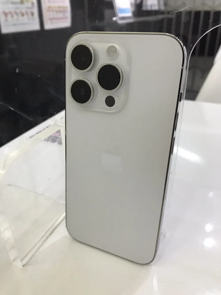 iphone iphone14Pro 買取　新品　未開封　査定　買取　査定　川崎　スマホ　128GB　ブルー　シルバー　残債　分割　綺麗　減額　満足　iPhone修理工房　川崎日航店　日航ホテル　買取　買取クイック　docomo Softbank　KDDI　au　中古品　黒点　傷　カメラモード　写真　レンズ　サービス　バッテリー　劣化　美品