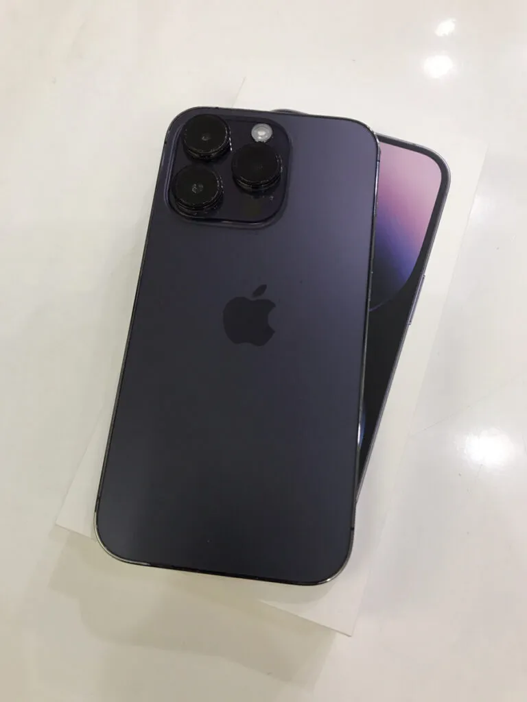 iphone iphone14Pro 買取　新品　未開封　査定　買取　査定　川崎　スマホ　128GB　ブルー　パープル　シルバー　残債　分割　綺麗　減額　満足　iPhone修理工房　川崎日航店　日航ホテル　買取　買取クイック　docomo Softbank　KDDI　au　中古品　黒点　傷　カメラモード　写真　レンズ　サービス　バッテリー　劣化　美品　ケース跡