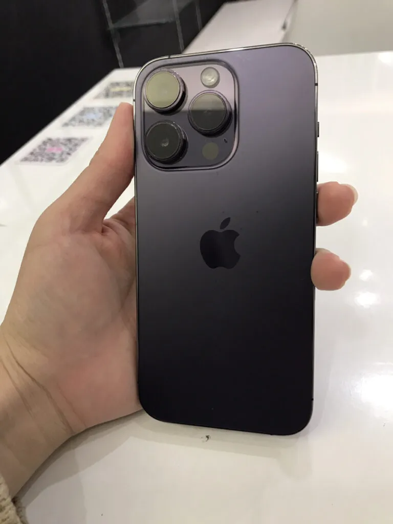 iphone iphone14Pro 買取　新品　未開封　査定　買取　査定　川崎　スマホ　128GB　ブルー　パープル　シルバー　残債　分割　綺麗　減額　満足　iPhone修理工房　川崎日航店　日航ホテル　買取　買取クイック　docomo Softbank　KDDI　au　中古品　黒点　傷　カメラモード　写真　レンズ　サービス　バッテリー　劣化　美品　ケース跡