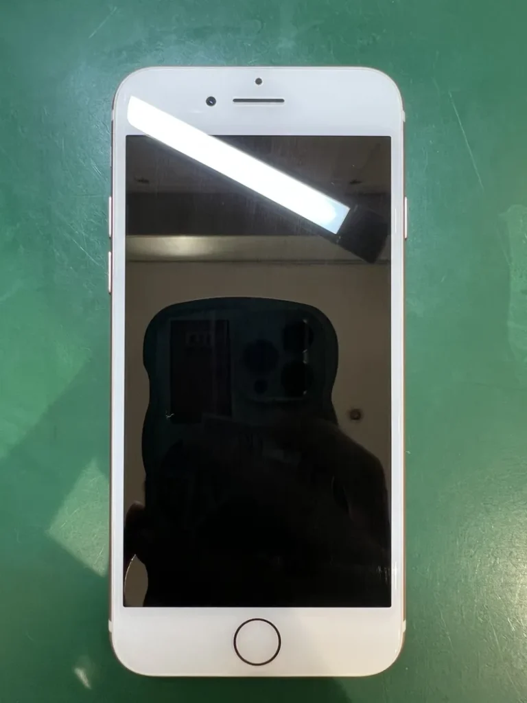 iPhone7 128GB au〇 中古 擦り傷あり(なんばウォーク店)| スマホ