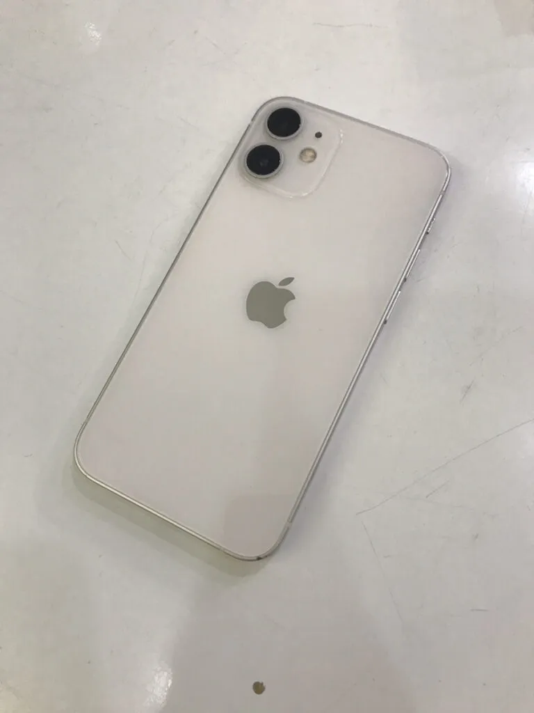 iphone iphone12mini 買取 新品 未開封 査定 買取 査定 川崎 スマホ 128GB ブルー グラファイト パープル シルバー ホワイト 残債 分割 綺麗 減額 満足 iPhone修理工房 川崎日航店 日航ホテル 買取 買取クイック docomo Softbank KDDI au 中古品 黒点 傷 カメラモード 写真 レンズ サービス バッテリー 劣化 美品 ケース跡