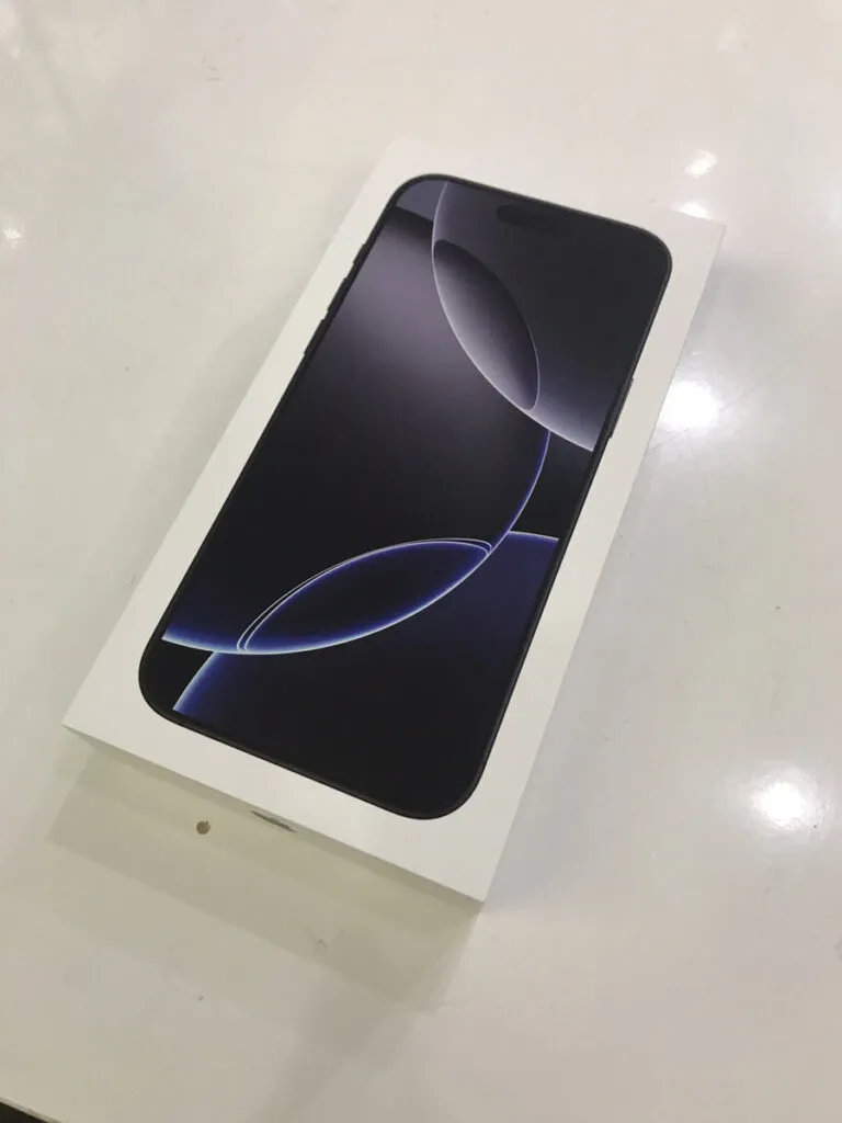 iphone iphone16ProMax 買取 新品 未開封 査定 買取 査定 川崎 スマホ 256GB ブルー グラファイト パープル シルバー ホワイト ブラックチタニウム 残債 分割 綺麗 減額 満足 iPhone修理工房 川崎日航店 日航ホテル 買取 買取クイック docomo Softbank KDDI au 中古品 黒点 傷 カメラモード 写真 レンズ サービス バッテリー 劣化 美品 ケース跡
