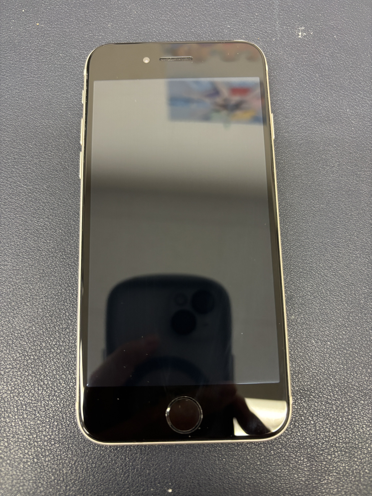 iPhoneSE 第3世代 256GB ホワイト SIMフリー 中古 本体のみ 【新宿南口店】