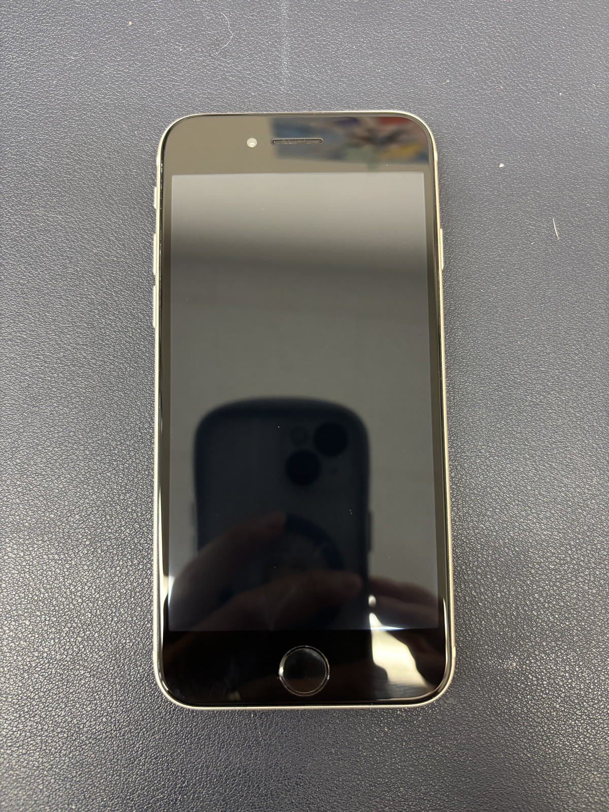 iPhoneSE 第3世代 256GB スターライト SIMフリー モデルN交換品 未使用 【新宿南口店】