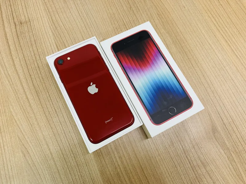 iPhoneSE第3世代128GB au △ 中古美品