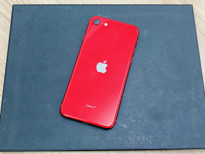 iPhoneSE第2世代 64GB ワイモバイル SIMロック解除済み 中古美品