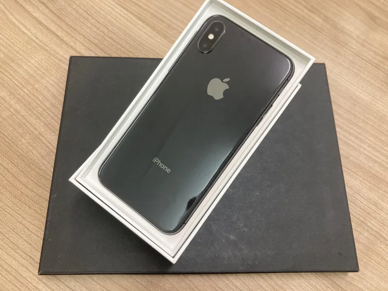 iPhoneX 64GB ドコモ SIMロック解除済み 中古品