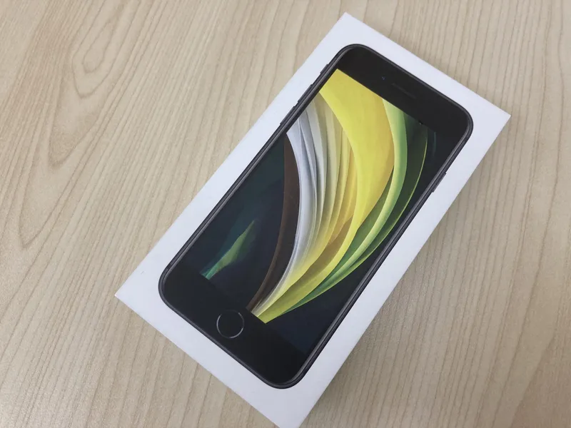 iPhoneSE2 128GB au〇 中古品 【所沢店】