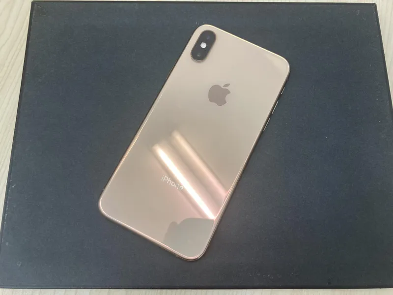 iPhoneXS 256GB ドコモ〇 SIMロック未解除 中古品【所沢店】