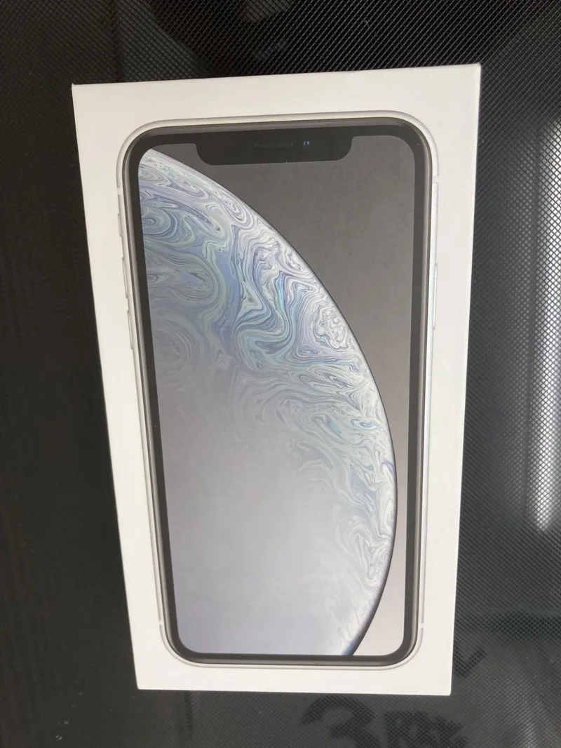 iPhoneXr 64GB au SIMロック解除済み 中古品【所沢店】
