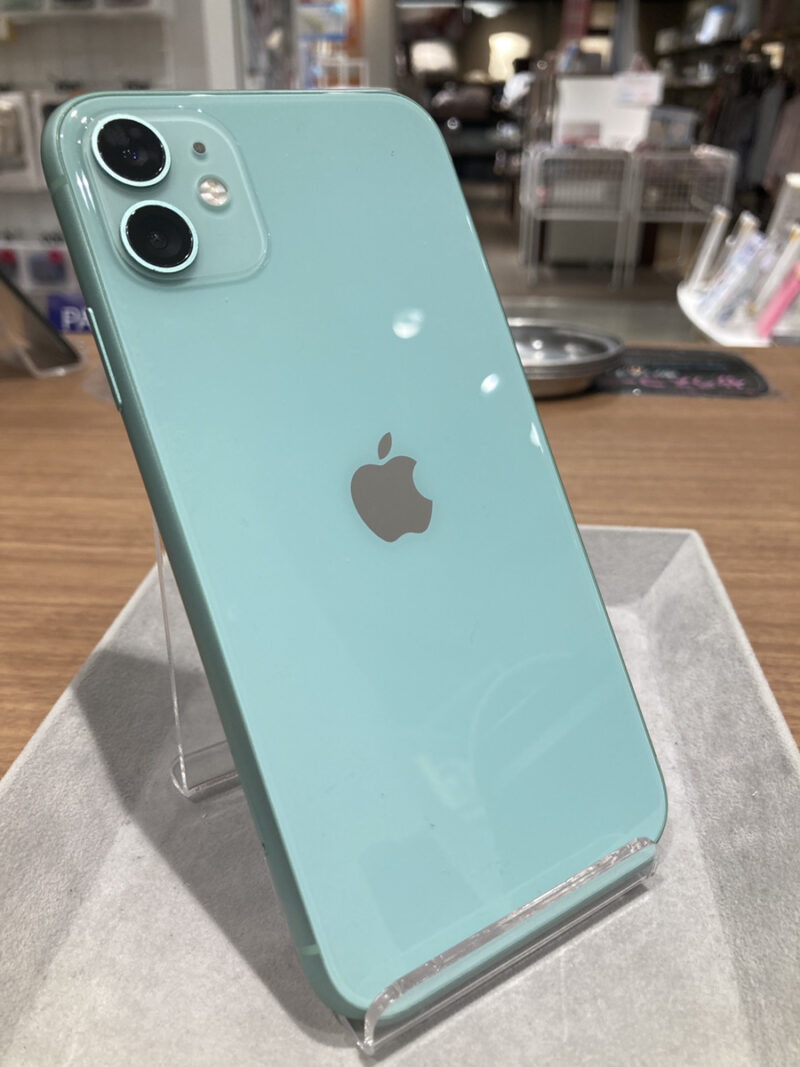 iPhone11 64GB au〇 中古本体のみ【錦糸町PARCO店】