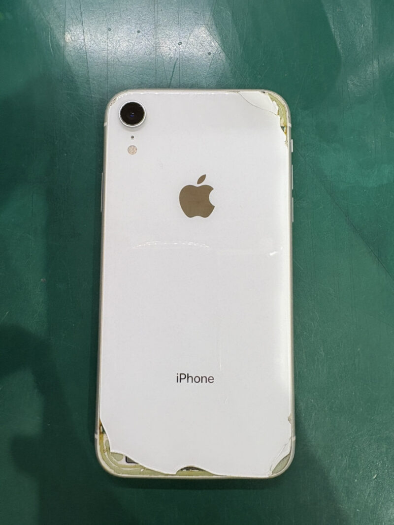 iPhoneXR 128GB ホワイト 本体のみ SB○【COCO東急プラザ蒲田店】