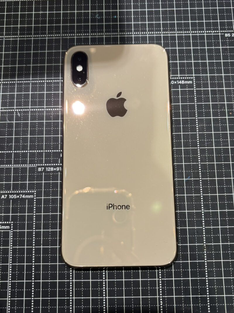 iPhoneXS 64GB ゴールド 本体のみ au○【COCO東急プラザ蒲田店】