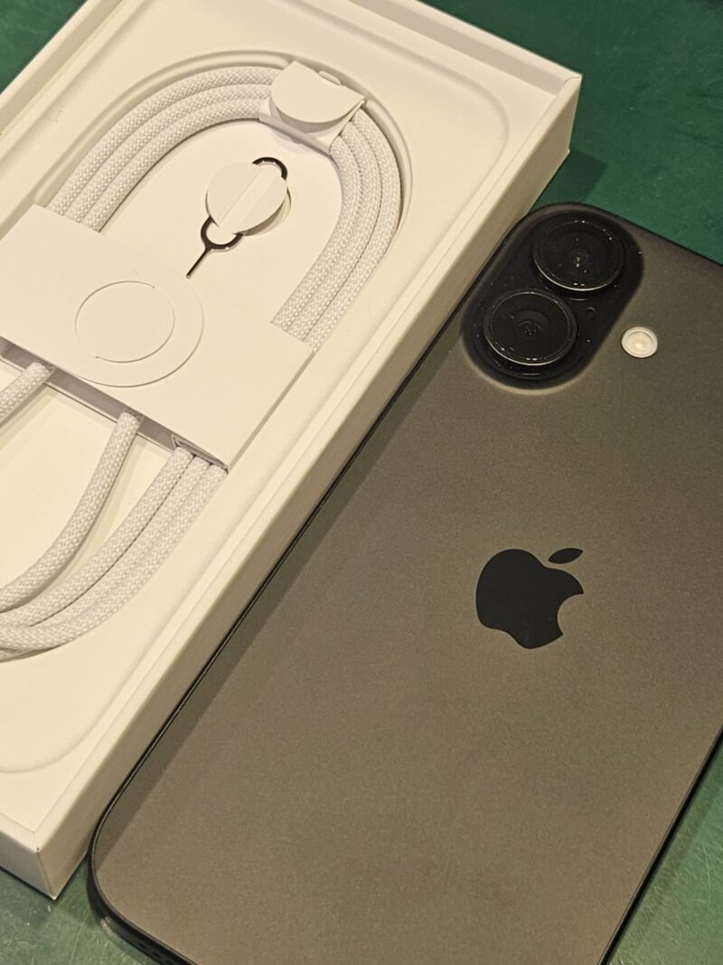 iPhone16
