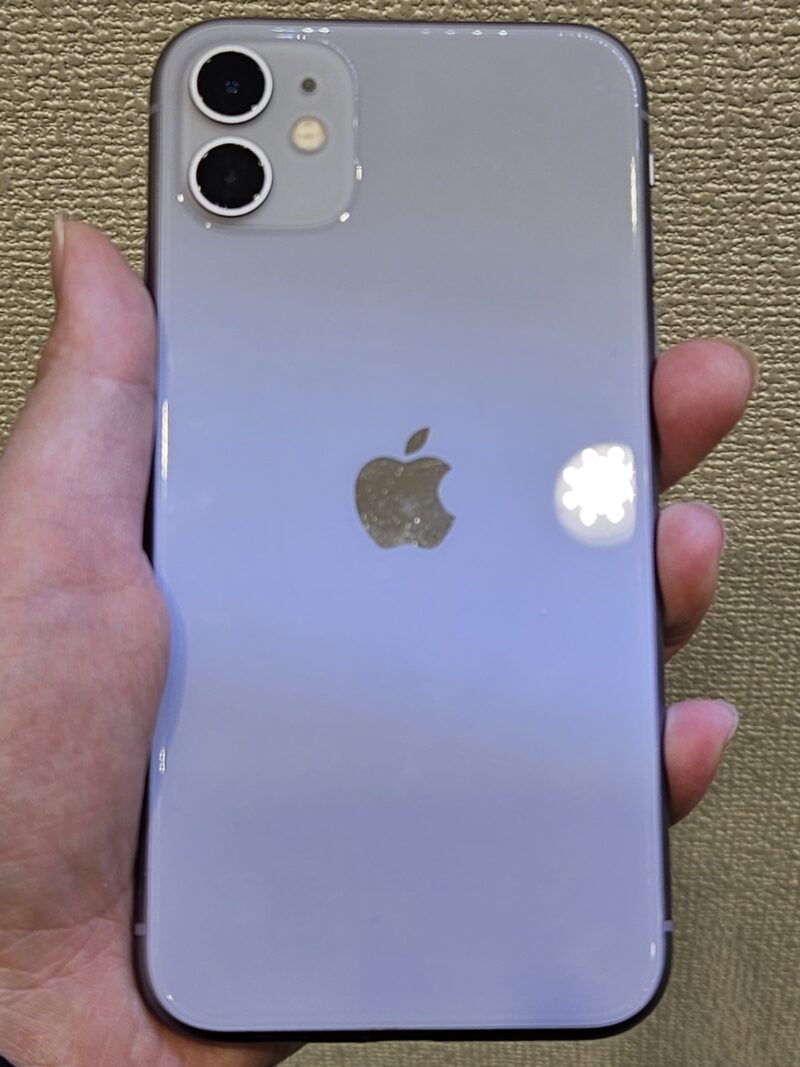 iPhone11  256GB au⚪︎ 中古品【みなとみらいコレットマーレ店】
