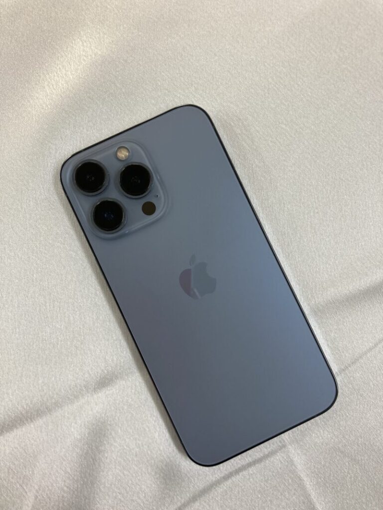 iPhone 13 Pro 256GB シエラブルー KDDI △ 【八王子店】| iPhone
