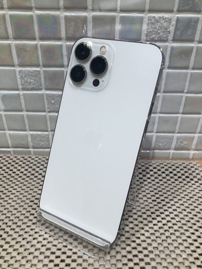 Apple iPhone 13 Pro max シルバー 本体 中古 iPhone 13 Pro Max - 256GB シルバー SIMフリー｜iPhoneの中古は