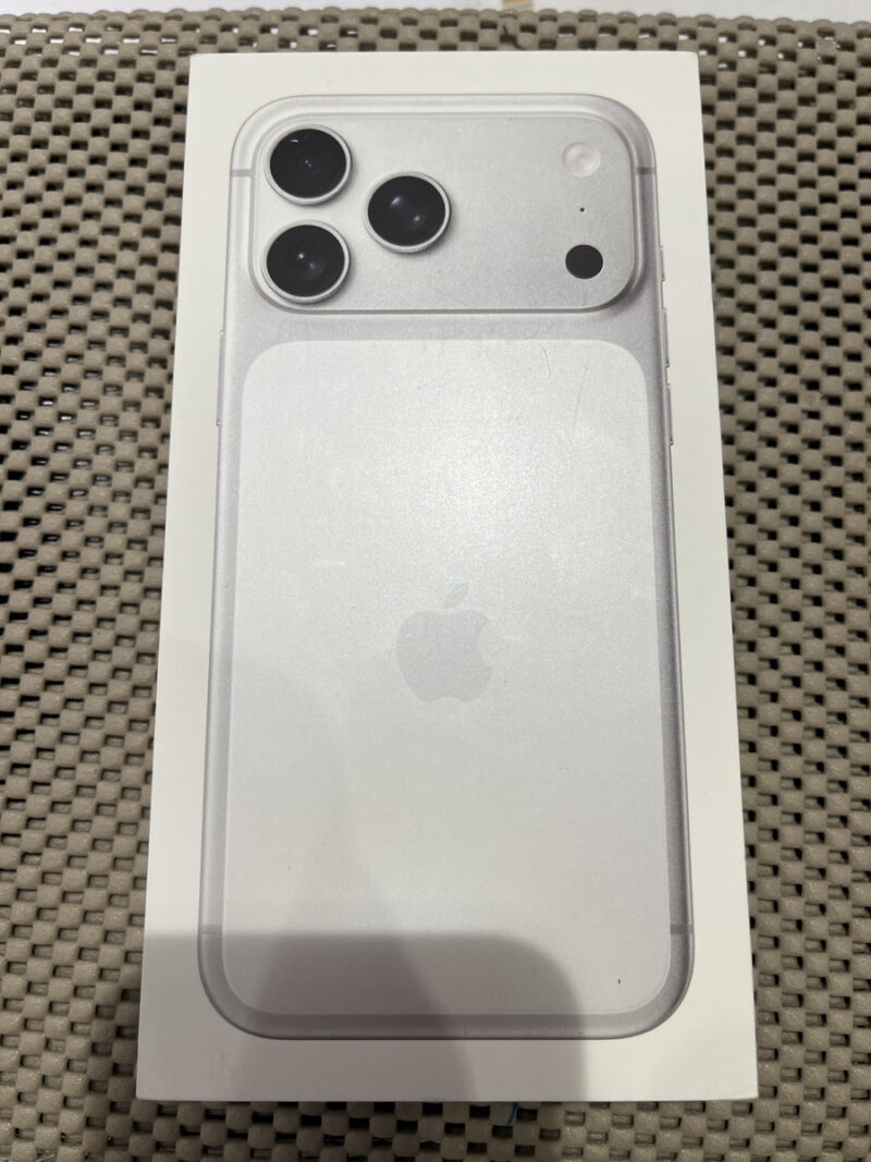 iPhone 17 Pro Max 2TB シルバー SBM系 △【COCO東急プラザ蒲田店】