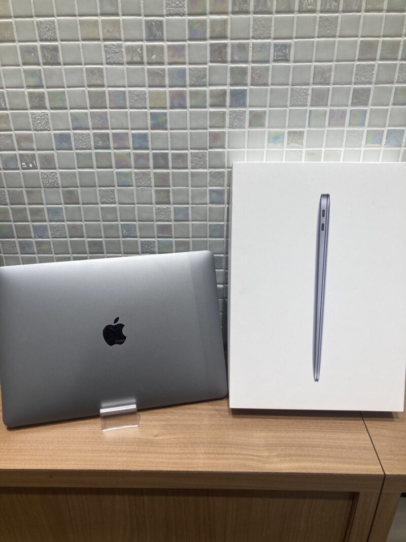 MacBook air 13inch　2020