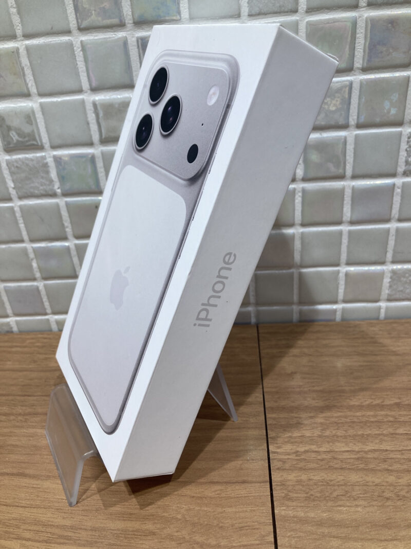 iPhone 17 Pro 512GB シルバー Rakuten △ 未開封品　【錦糸町PARCO】