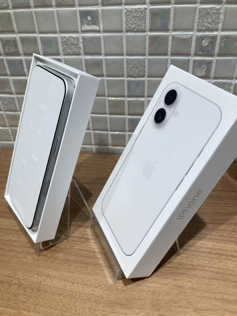 iPhone16 128GB ホワイト docomo△　新品同様品　【錦糸町PARCO】