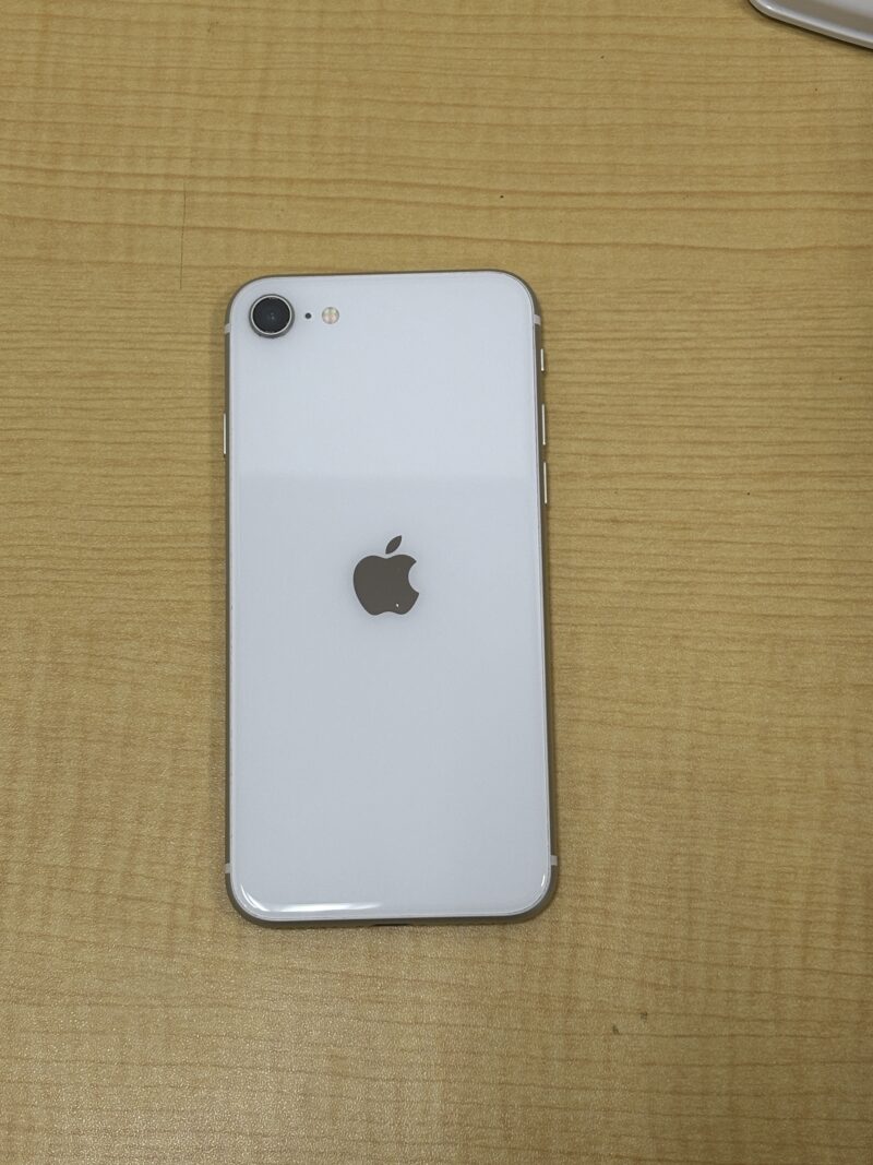 iPhoneSE第二世代 64GB 中古 本体のみ KDDI◯ SIMロック無し【平塚】